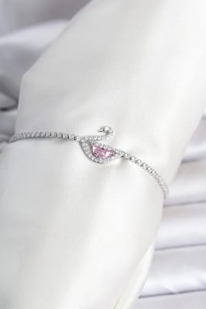 Mey İthalat® Pirinç Gümüş Renk Zirkon Taşlı Swan Model Su Yolu Kadın Bileklik