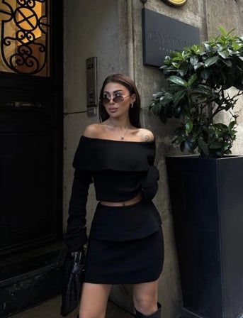Kadın Straplez , Madonna , Carmen Yaka Croplu Mini Etekli ikili Alt-Üst Takım Triko - Siyah