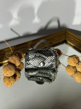Gogo Mini Çanta Charm Hakiki Deri Yılan Desenli Gri Çanta Aksesuarı
