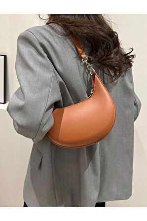 Modern Şıklığın Zarif Dokunuşu: Minimal Omuz Çanta