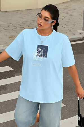 Büyük Beden Çizgili Kadın Figürü Baskılı Oversize Tişört