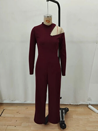 MDB Kadın Tek Omuzdan Açık Balıkçı Yaka Taş Detaylı Uzun Ithal Krep Tulum