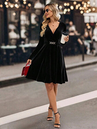 MDB Kadın Uzun Kollu Kruvaze Yakalı Toka Detaylı Mini Kadife Elbise