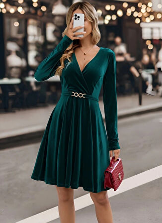 MDB Kadın Uzun Kollu Kruvaze Yakalı Toka Detaylı Mini Kadife Elbise