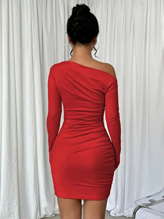 Kadın Uzun Kollu Tek Omuzu Açık Yanlardan Büzgülü Kısa Sandy Elbise