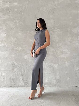 Kolsuz Yırtmaçlı Uzun Maxı Boy Elbise - Gri