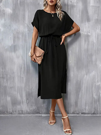 Kadın Kısa Kollu Yakası Açık Belden Bağlamalı Yırtmaçlı Viskon Elbise