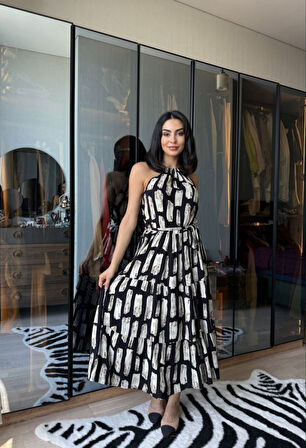 Kadın Viskon Kumaş Ip Askılı Halter Yaka Cepli Midi Boy Elbise