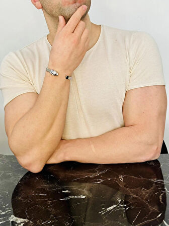 Erkek Kaplan Başlı Gümüş Bileklik Garnet Gözlü Safir Detaylı Çelik Bant Kararmaz Şık Takı