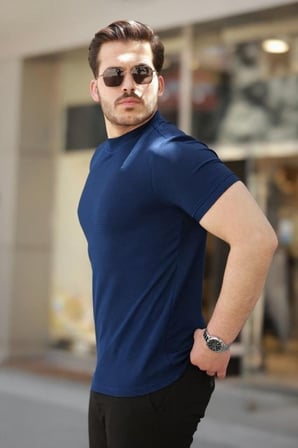 Erkek Yarım Balıkçı Yaka Kısa Kollu T-shirt Lacivert S