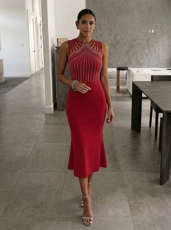 Kadın Kolsuz Omuzlardan Taş Şerit Detaylı Midi Janjan Krep Elbise