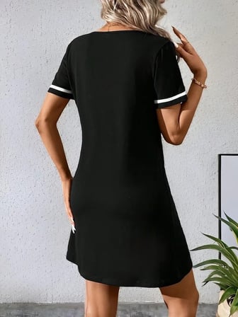 MODA ŞEHRİ Kadın Kısa Kollu V çizgili Yakalı Kısa Viskon Elbise