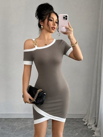 MODA ŞEHRİ Kadın Kısa Kollu Asimetrik Kesim Yaka şerit Ve Aksesuar Detaylı Modal Elbise