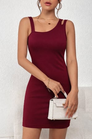 MODA ŞEHRİ Kadın Omuzdan Askılı Asimetrik Yaka Detaylı Kısa Dalgıç Elbise