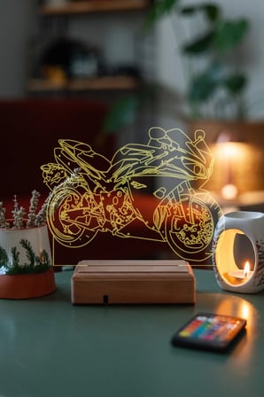 Yamaha R1 Motor Hediyelik 16 Renkli Kumandalı Gece Lambası