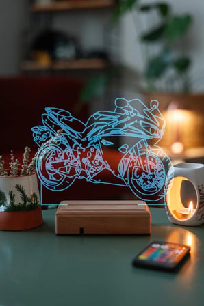Yamaha R1 Motor Hediyelik 16 Renkli Kumandalı Gece Lambası