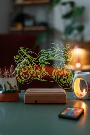 Yamaha R1 Motor Hediyelik 16 Renkli Kumandalı Gece Lambası