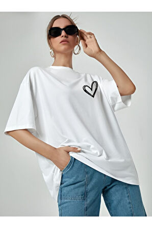 Minimal Kalp Baskılı Kırmızı Oversize Tshirt