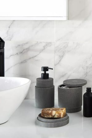 Maren Polyresin Sıvı Sabunluk – Modern Banyo Aksesuarı 300 ml