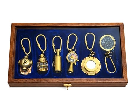 Ahşap Kutulu Denizci Temalı Pirinç Anahtarlık Seti Key-0285