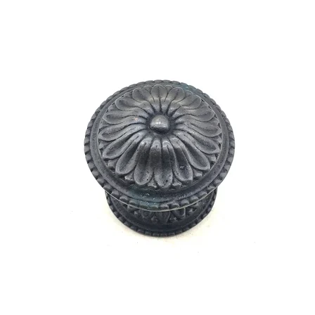 Antika Tarz Dekoratif Pirinç Papatya Kapı Babası - 73Mm, Oksit