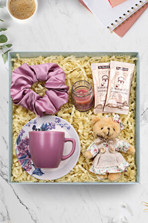 Pembe Kahve Fincan & Toka & Ayıcık Anahtarlık & Mini Mum & 2'li Tek İçimlik Türk Kahvesi Hediye Seti