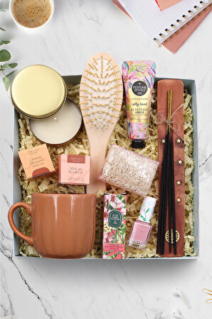 Metal Kutu Mum & Tütsü & Kolonya & Krem & Sabun &Tarak & 2'li Bitki Çayı & Oje & Kupa Hediye Seti