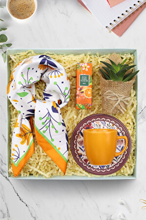 Turuncu Çiçek Fular & Turuncu Kahve Fincanı & Eyüp Sabri Tuncer Mini Kolonya & Sukulent Hediye Seti