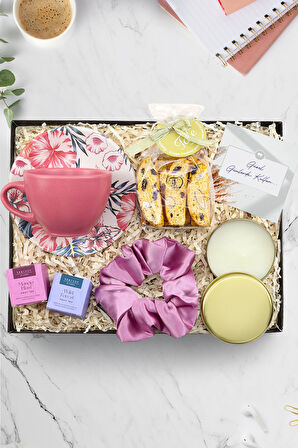 Gold Metal Mum & Saten Toka & Teashop 2'li Bitki Çayı & Pembe Fincan & Bademli Kurabiye Hediye Seti
