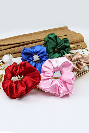 Saten Toka & Pastel Oje & Lotus Çiçeği Mum & İnci Küpe Hediye Seti