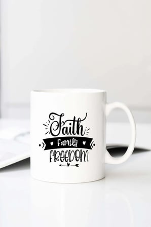 Faith Family Freedom 01 Baskılı 330 ml Porselen Kupa Bardak (123512-2)