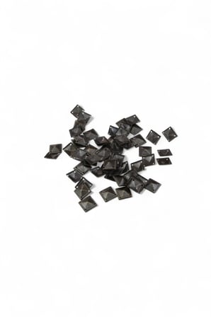 13x13 4 Delikli mm Kare Bombeli Pirinç Pul Payet (30 Gr 50 Adet)