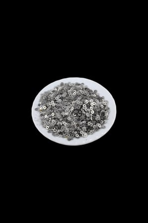 4,5 mm Eskitme Gümüş Ortadan Delikli Metal Pul Payet (30 Gr 1100 Adet)