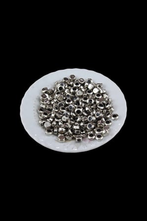 Ortası Siyah 8 mm İçten Delikli Taş (25 Adet)