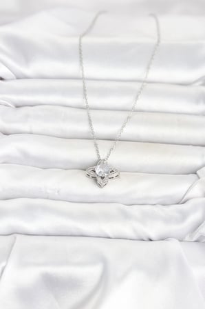 Mey İthalat® 316L Çelik Zincir Gümüş Renk Yonca Model Kadın Kolye