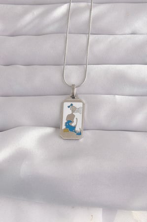 Mey İthalat® 316L Çelik Gümüş Renk Beyaz Mineli Kız Figür Tarot Kolye