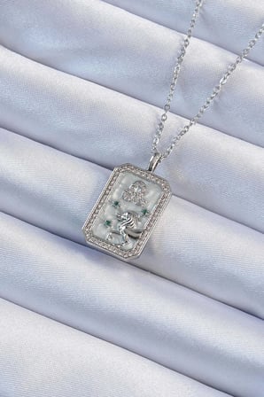Mey İthalat® 316L Çelik Zincir Gümüş Renk Zirkon Taşlı Aslan Figürlü Tarot Kolye