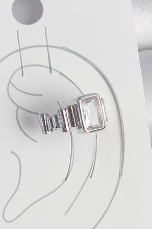Mey İthalat® Pirinç Gümüş Renk Kare Zirkon Taşlı Kadın Kıkırdak Model Küpe