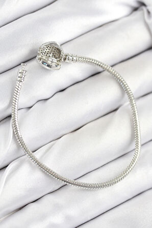 CEYLAN ADAM Pirinç Charm Zirkon Taşlı Kalp Model Gümüş Renk Kadın Bileklik