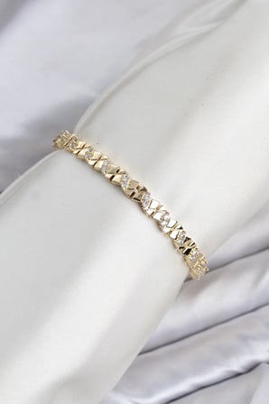 Mey İthalat CM Model Zirkon Taşlı VIP Seri Gold Renk Pirinç Kadın Bileklik