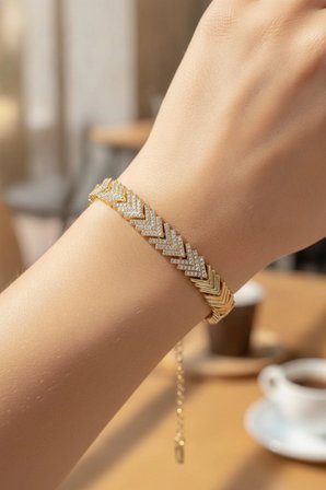 Mey İthalat® CM Çavuş Model Zirkon Taşlı VIP Seri Gold Renk Pirinç Kadın Bileklik