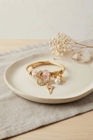 Mey İthalat Geyik Model Gold Renk Pembe Charmlı Bileklik