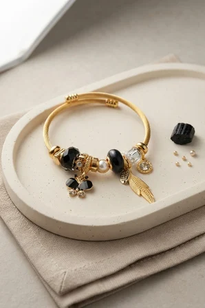 Mey İthalat Kelebek Model Gold Renk Siyah Charmlı Bileklik