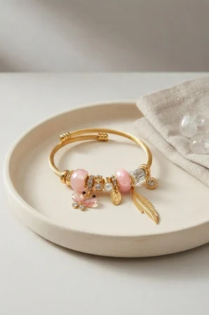 Mey İthalat Kelebek Model Gold Renk Pembe Charmlı Bileklik
