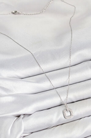 CEYLAN ADAM Pirinç Zirkon Taşlı Kare Model Gümüş Renk Kadın Kolye