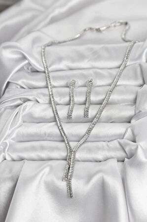 CEYLAN ADAM Gümüş Renk Baget Zirkon Taşlı Kadın Kolye Küpe Set