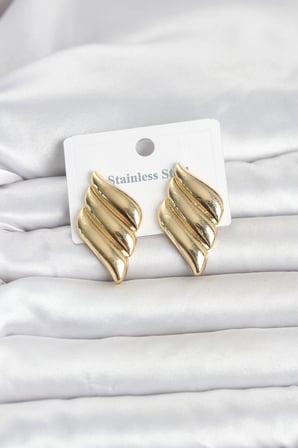 L Çelik Gold Renk Motif Model Kadın Küpe