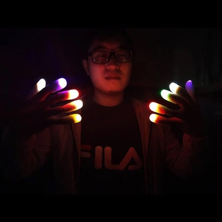 Mey İthalat® Led Işıklı Renkli Sihirli Parmak Işıklı Parmak Şaka Parmak 1 Adet