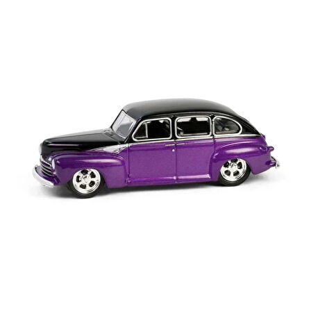 CEYLAN ADAM   Greenlight 1/64 California Lowriders Series 6- 1946 Fordor Super Deluxe