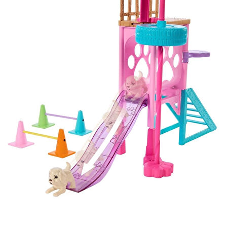 CEYLAN ADAM   HRM10 Stacienin Köpekçik Oyun Parkı - Barbie and Stacie To The Rescue